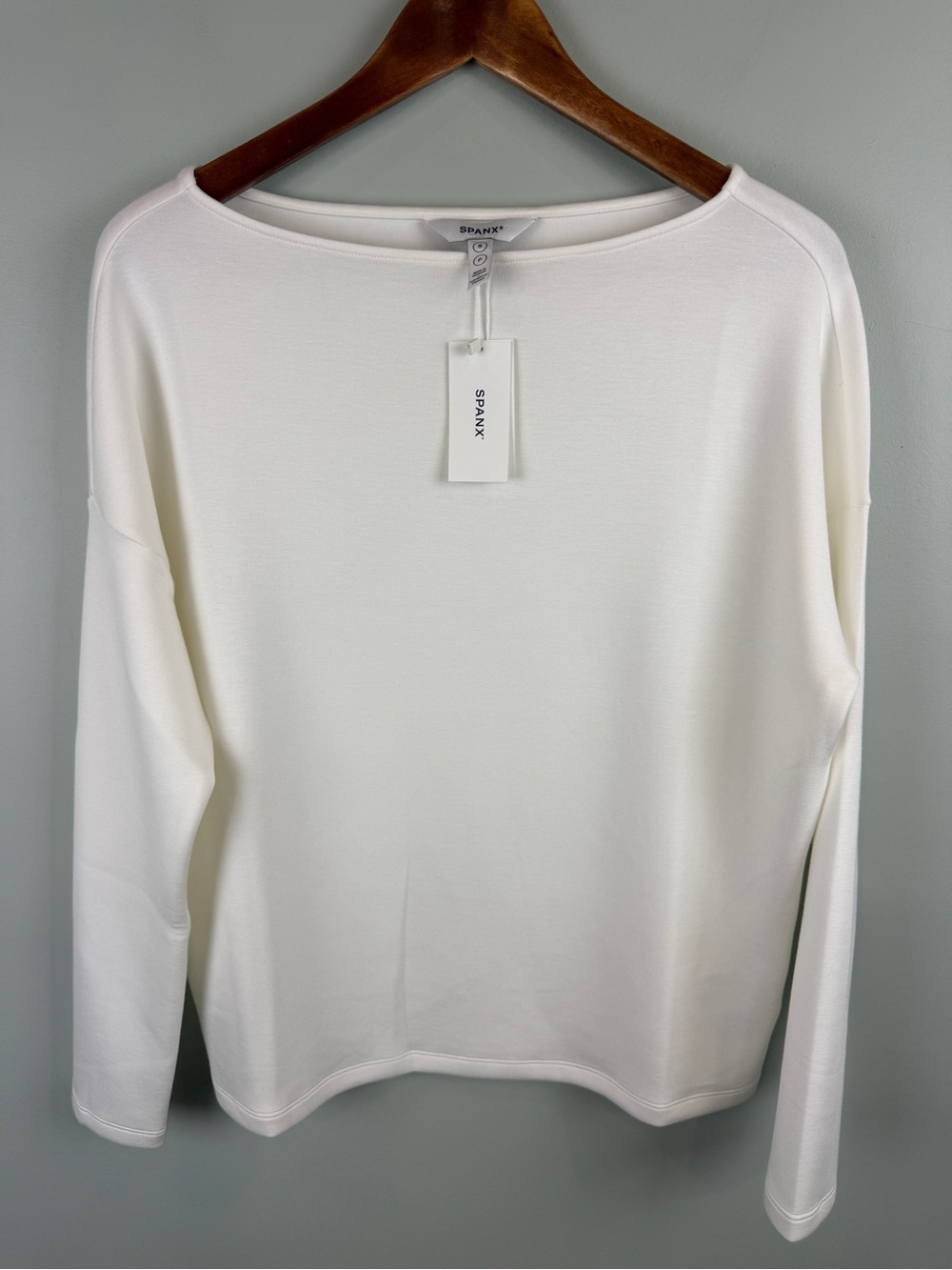 NWT Spanx Women's Air Essentials Boatneck
White Long Sleeve top size Small